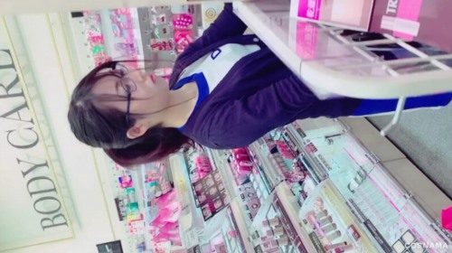 54956-多角度近景抄底偷卝拍❤️动漫女孩商场购物被抄底偷卝拍 意外惊喜偷卝拍美女换衣 高清.jpg